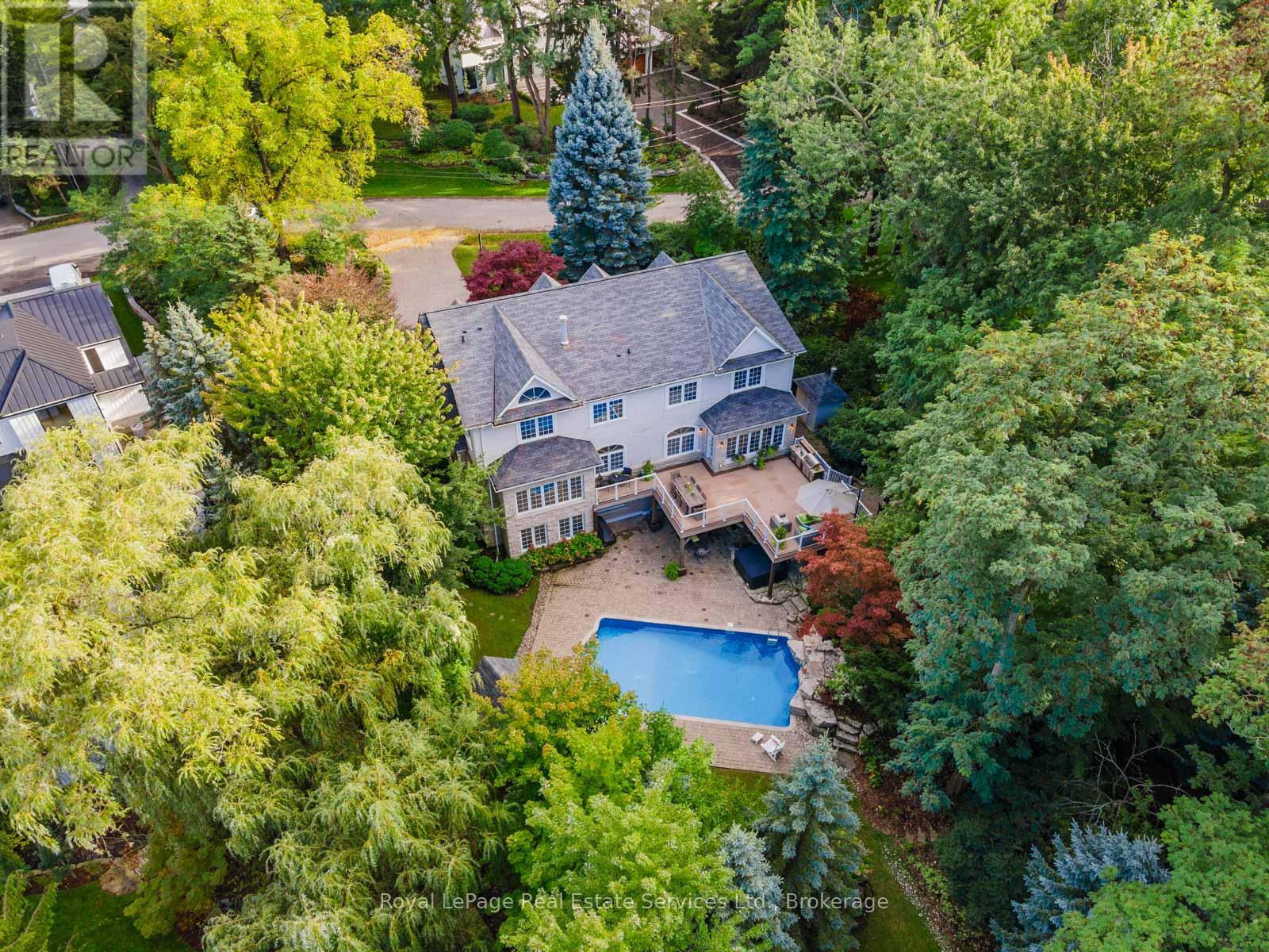 235 Lakewood Drive, Oakville (co Central), Ontario