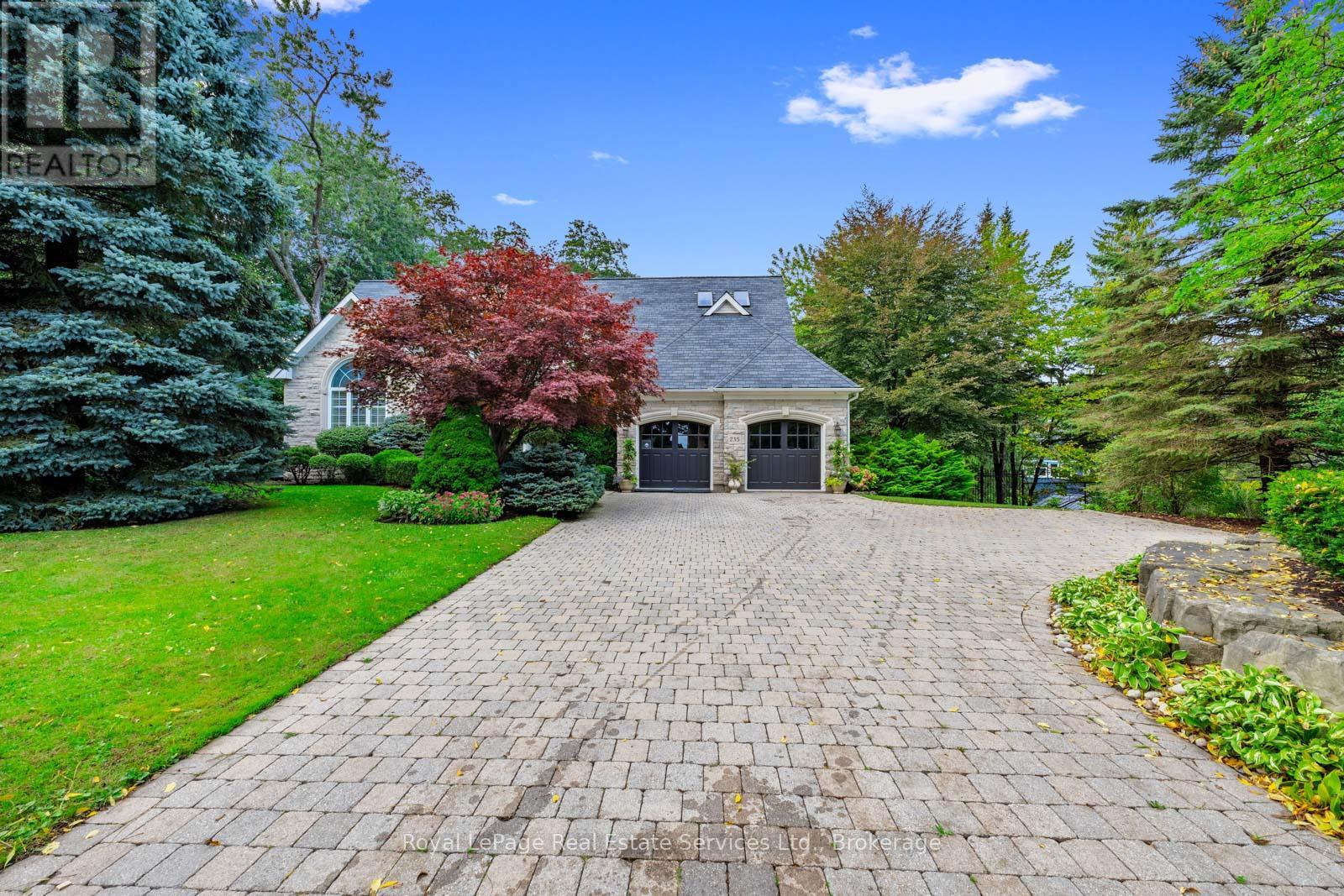 235 Lakewood Drive, Oakville (co Central), Ontario