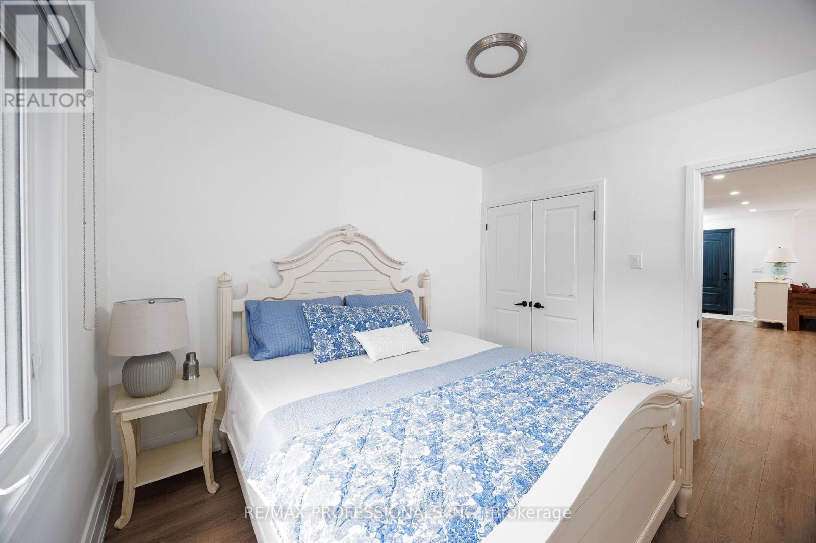 168 The Kingsway, Toronto (kingsway South), Ontario