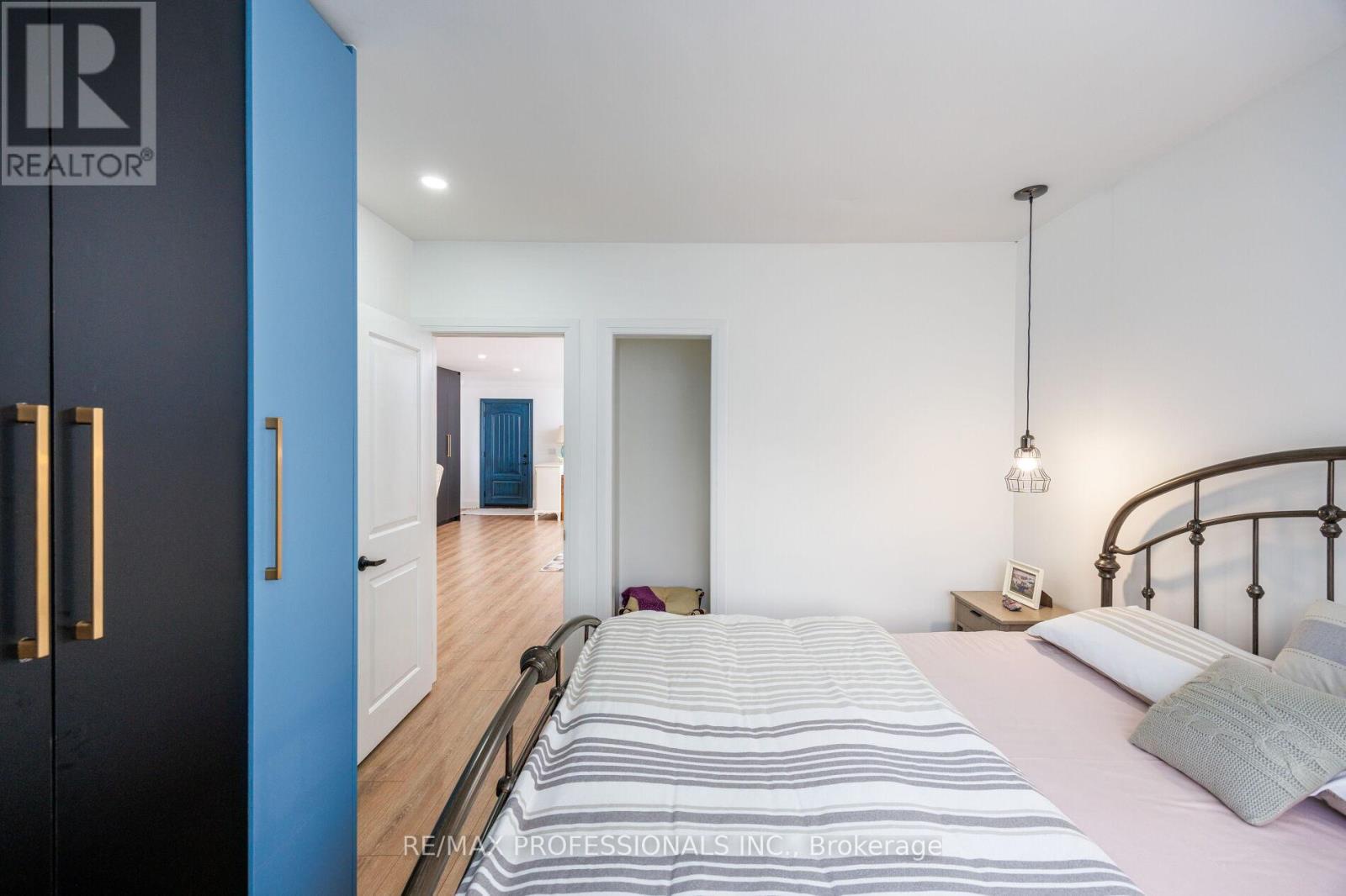 168 The Kingsway, Toronto (kingsway South), Ontario