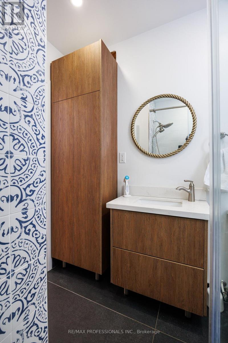 168 The Kingsway, Toronto (kingsway South), Ontario