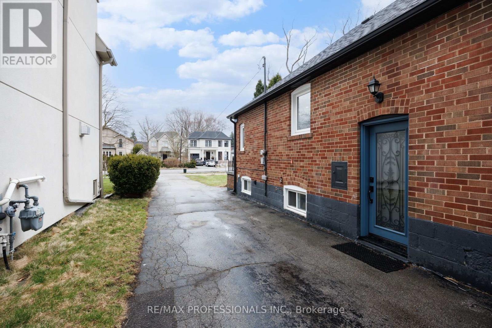 168 The Kingsway, Toronto (kingsway South), Ontario