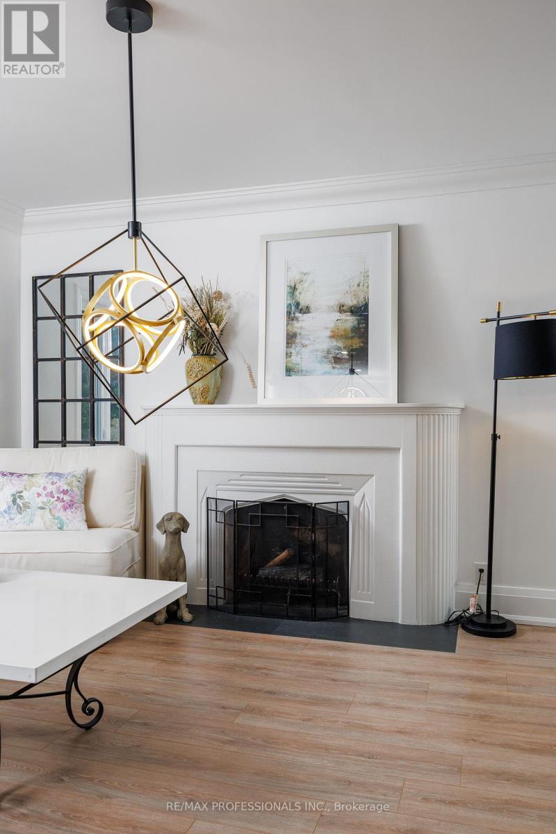 168 The Kingsway, Toronto (kingsway South), Ontario