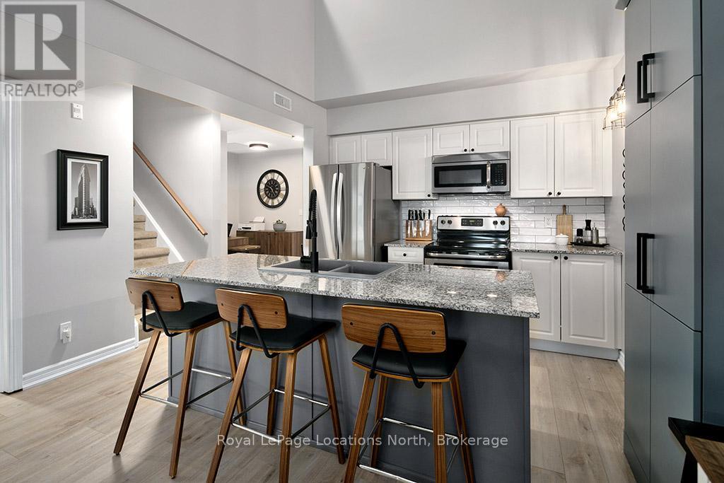 305 - 3 Brandy Lane Drive, Collingwood, Ontario