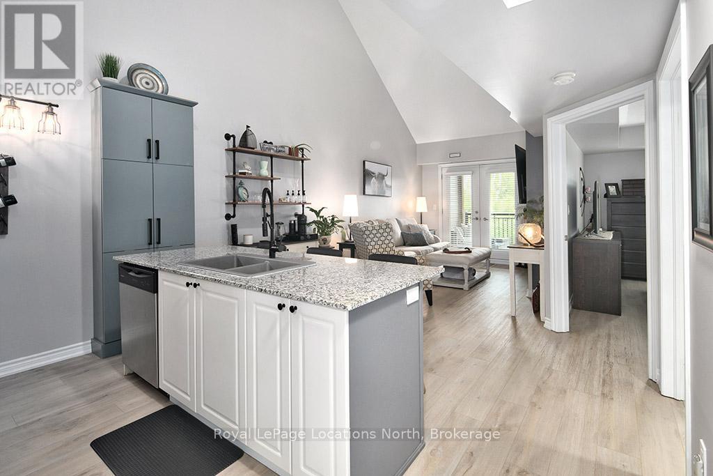 305 - 3 Brandy Lane Drive, Collingwood, Ontario