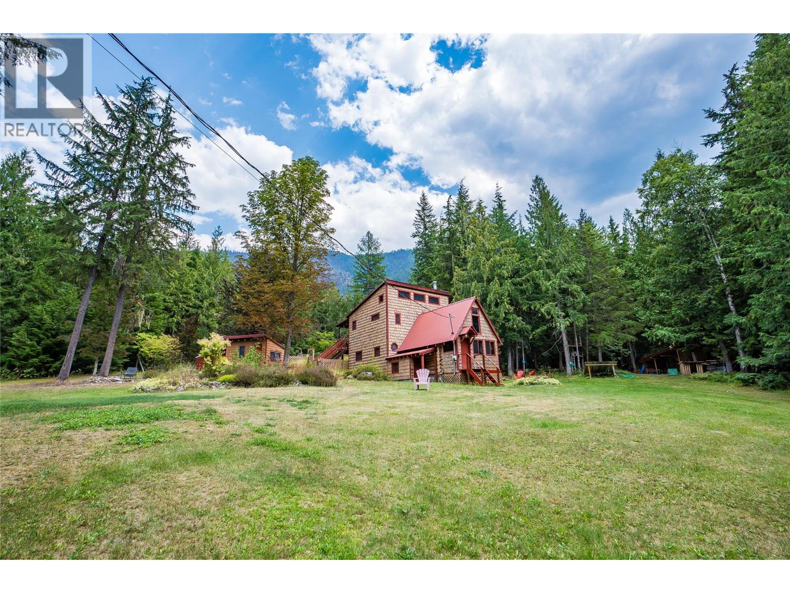 8780 Martens Road, Slocan, British Columbia