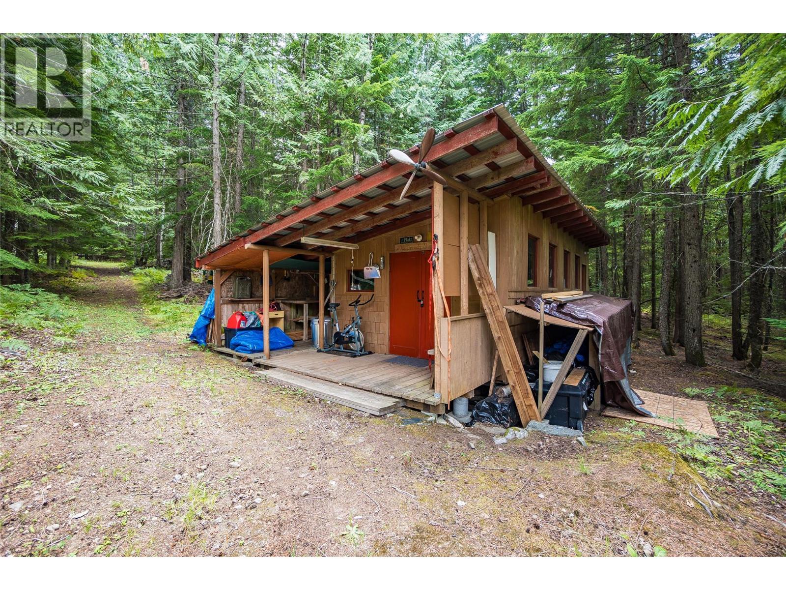 8780 Martens Road, Slocan, British Columbia