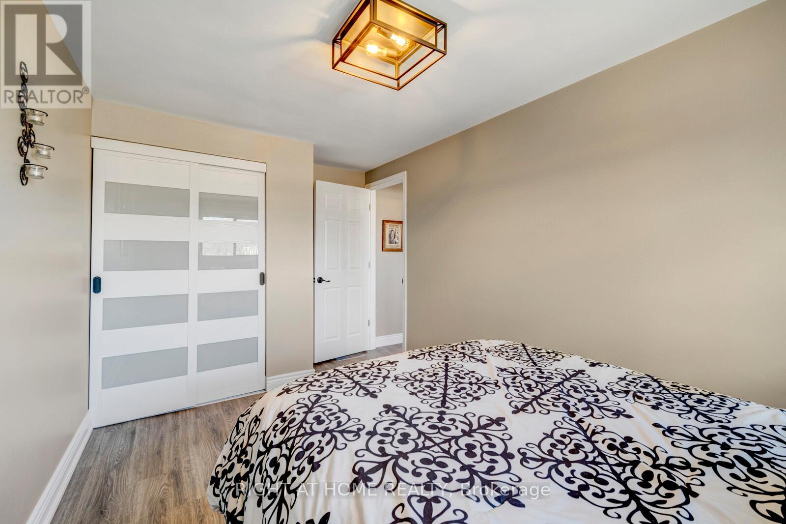 3 - 985 Limeridge Road E, Hamilton (berrisfield), Ontario