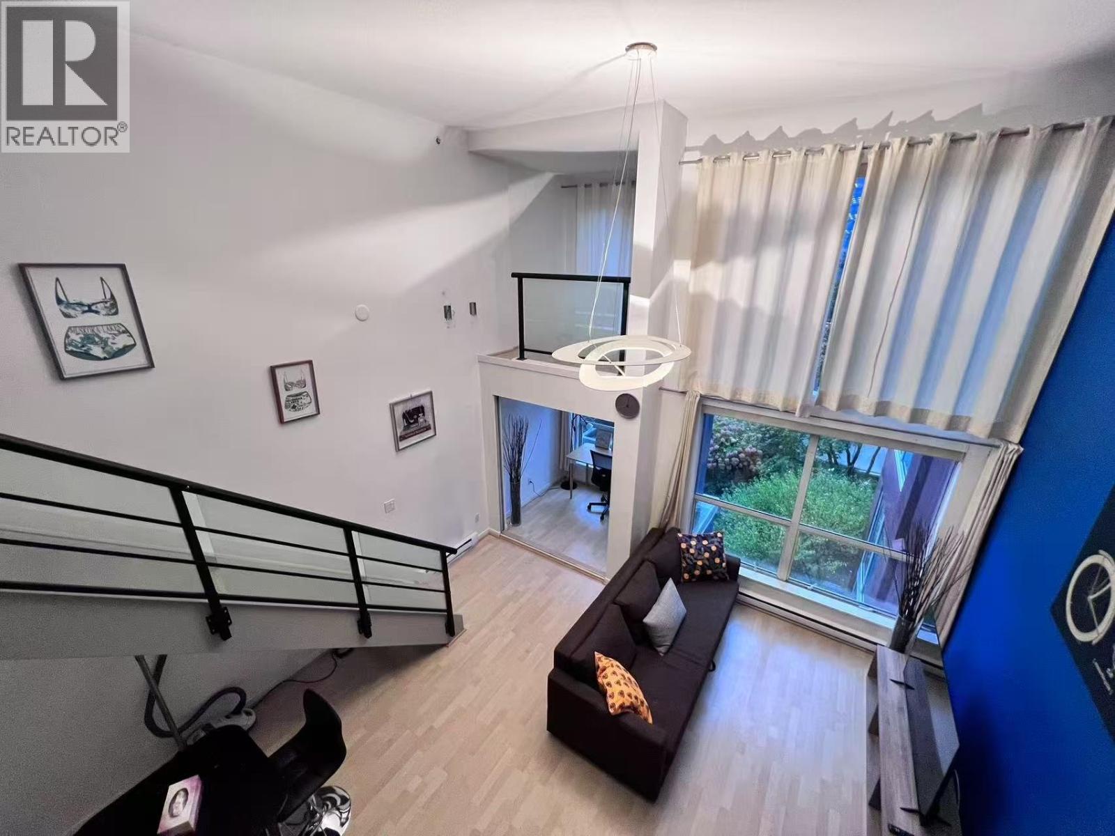 308 933 Seymour Street, Vancouver, British Columbia