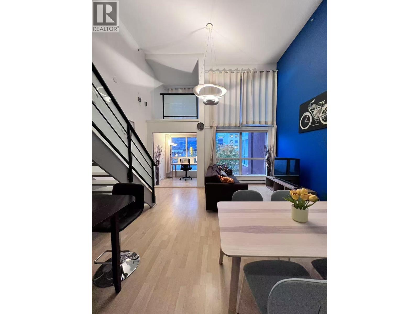 308 933 Seymour Street, Vancouver, British Columbia