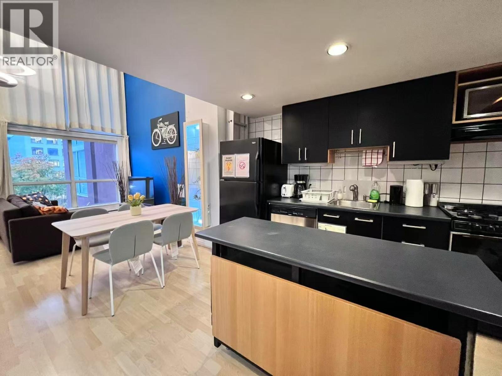 308 933 Seymour Street, Vancouver, British Columbia