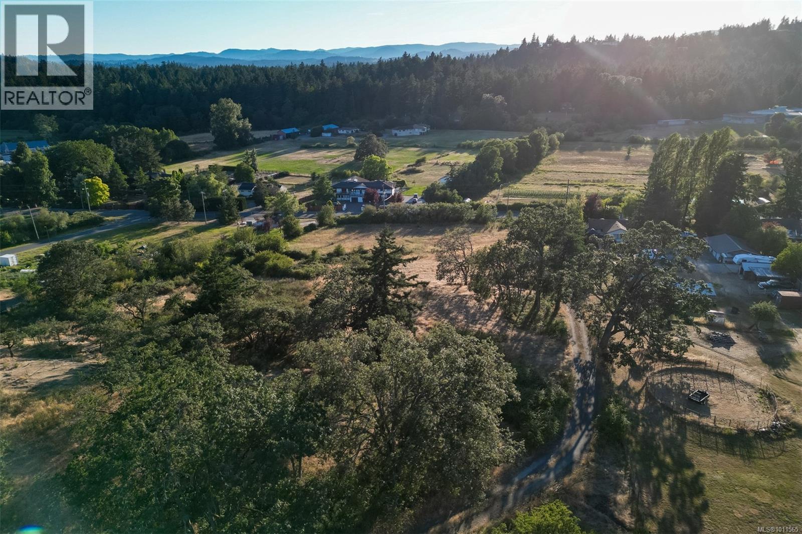 4589 Blenkinsop Rd, Saanich, British Columbia