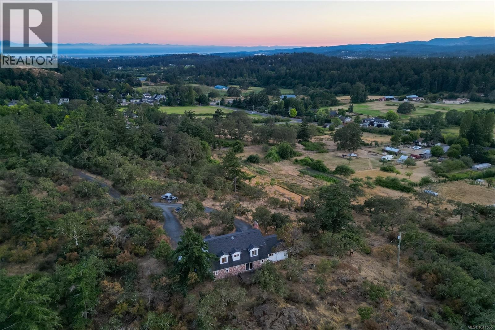 4589 Blenkinsop Rd, Saanich, British Columbia