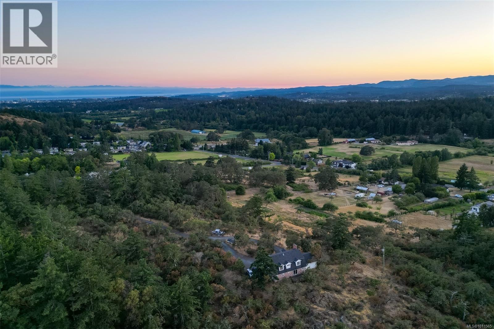 4589 Blenkinsop Rd, Saanich, British Columbia