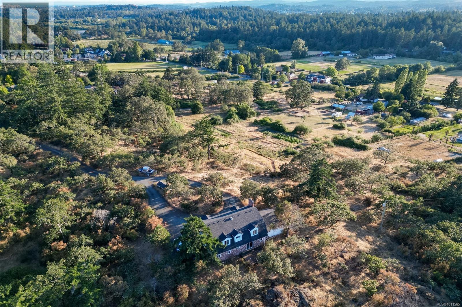 4589 Blenkinsop Rd, Saanich, British Columbia