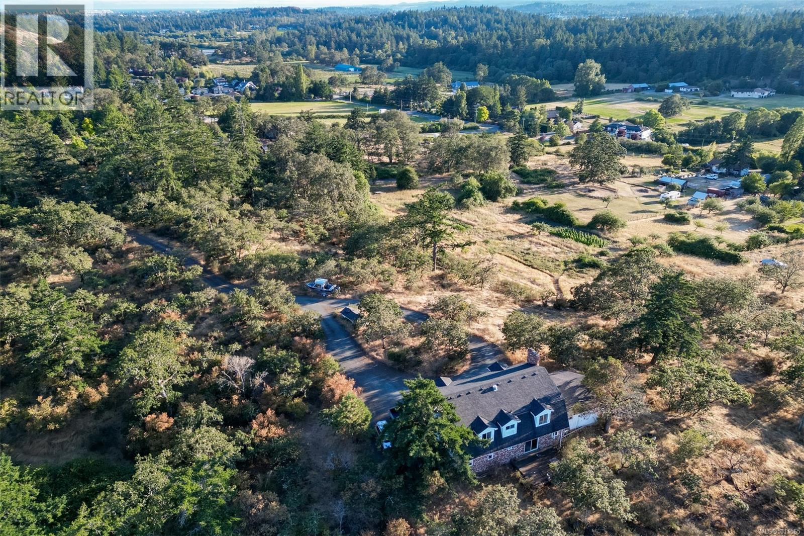 4589 Blenkinsop Rd, Saanich, British Columbia