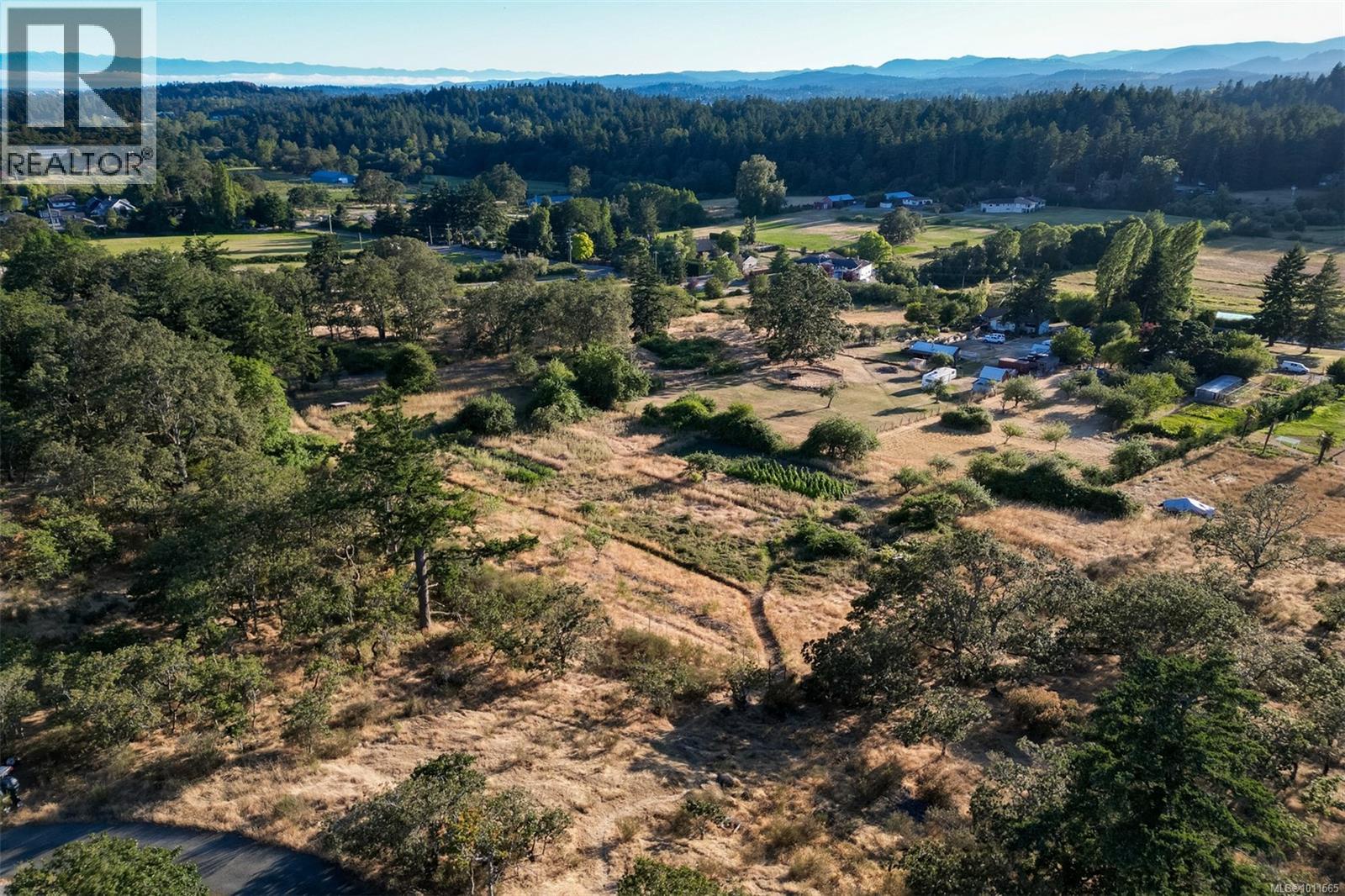 4589 Blenkinsop Rd, Saanich, British Columbia