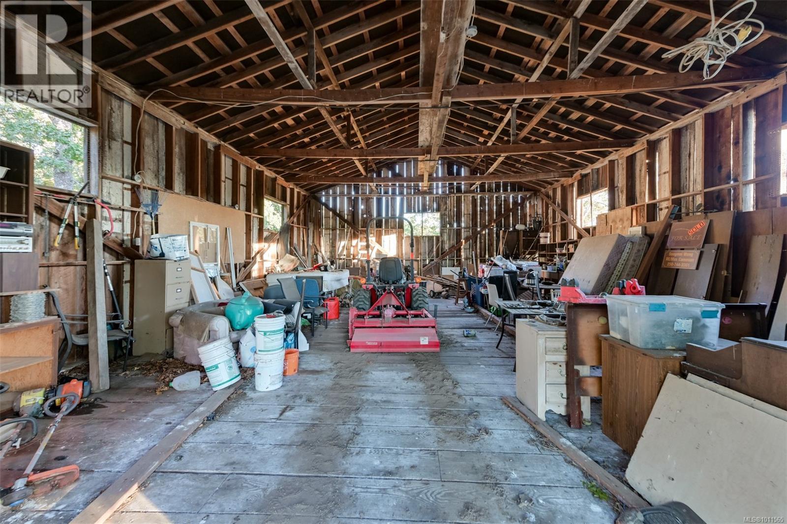 4589 Blenkinsop Rd, Saanich, British Columbia