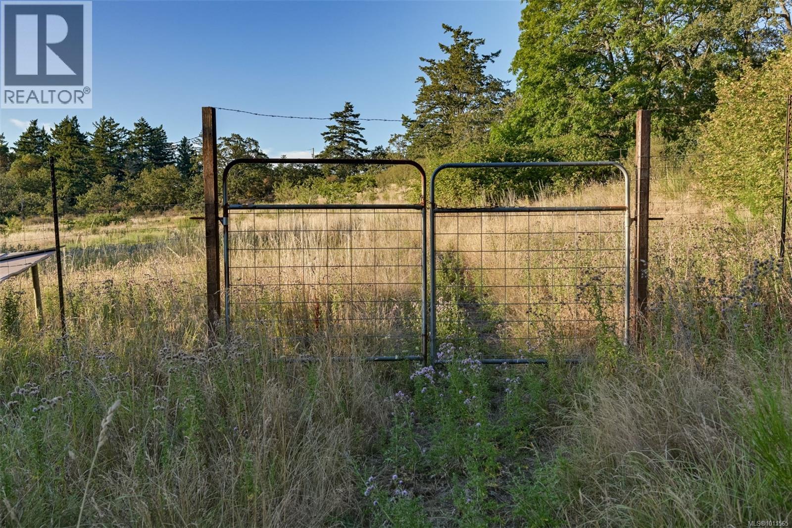 4589 Blenkinsop Rd, Saanich, British Columbia