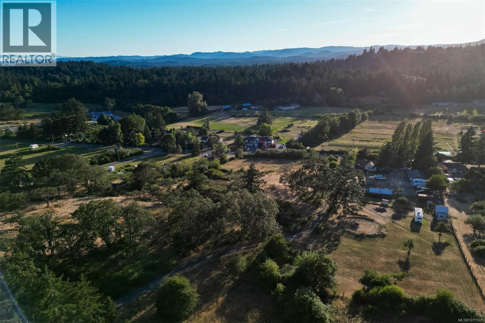 4589 Blenkinsop Rd, Saanich, British Columbia