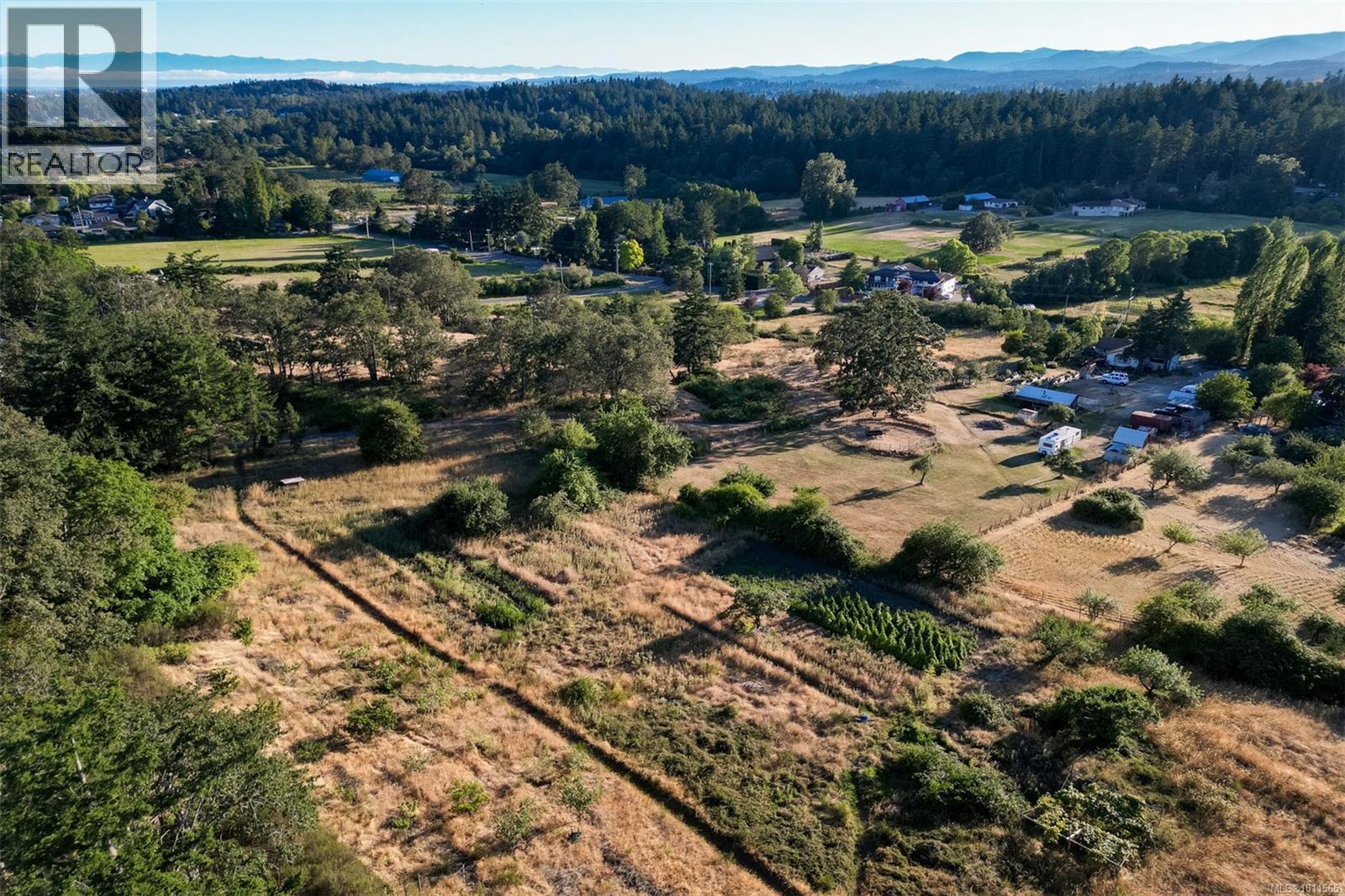 4589 Blenkinsop Rd, Saanich, British Columbia