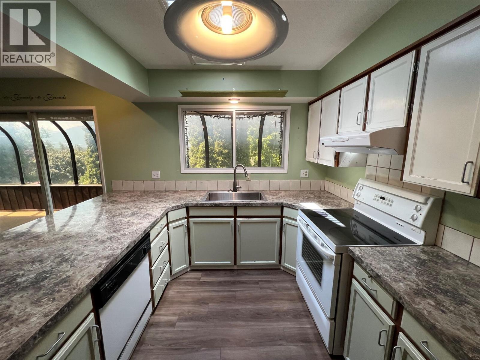 532 6th. Avenue N, Creston, British Columbia