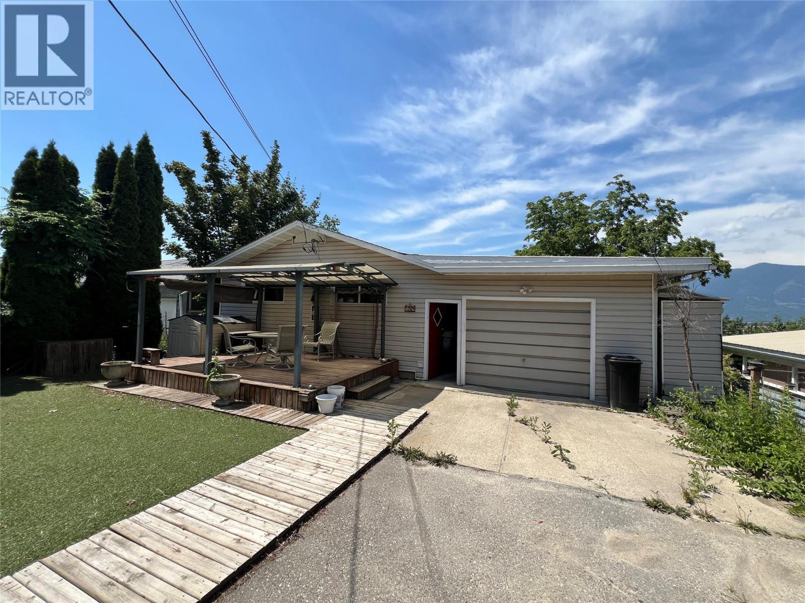 532 6th. Avenue N, Creston, British Columbia