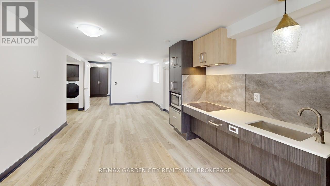 23 Warren Avenue, Hamilton (balfour), Ontario