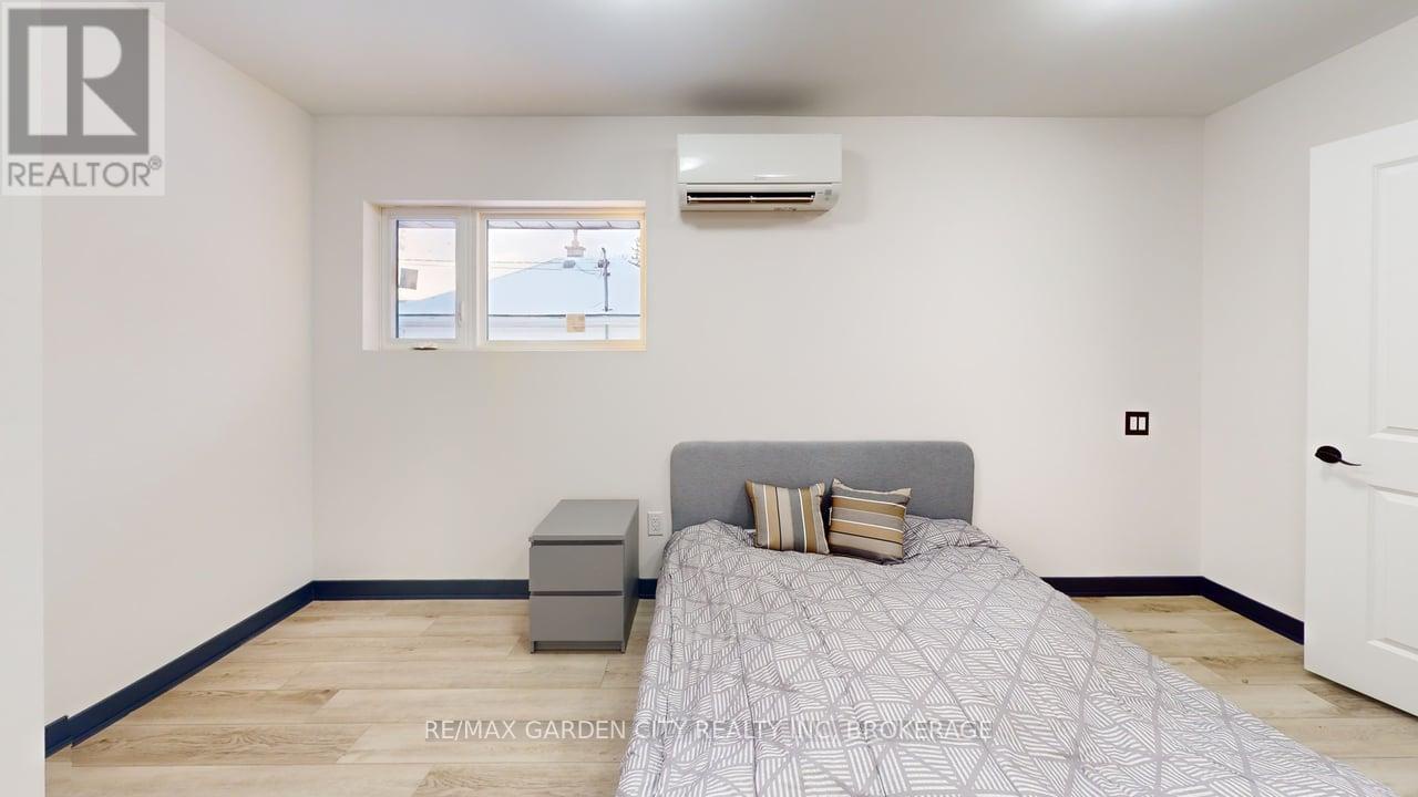 23 Warren Avenue, Hamilton (balfour), Ontario