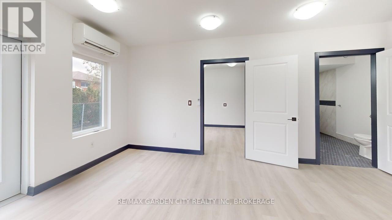 23 Warren Avenue, Hamilton (balfour), Ontario