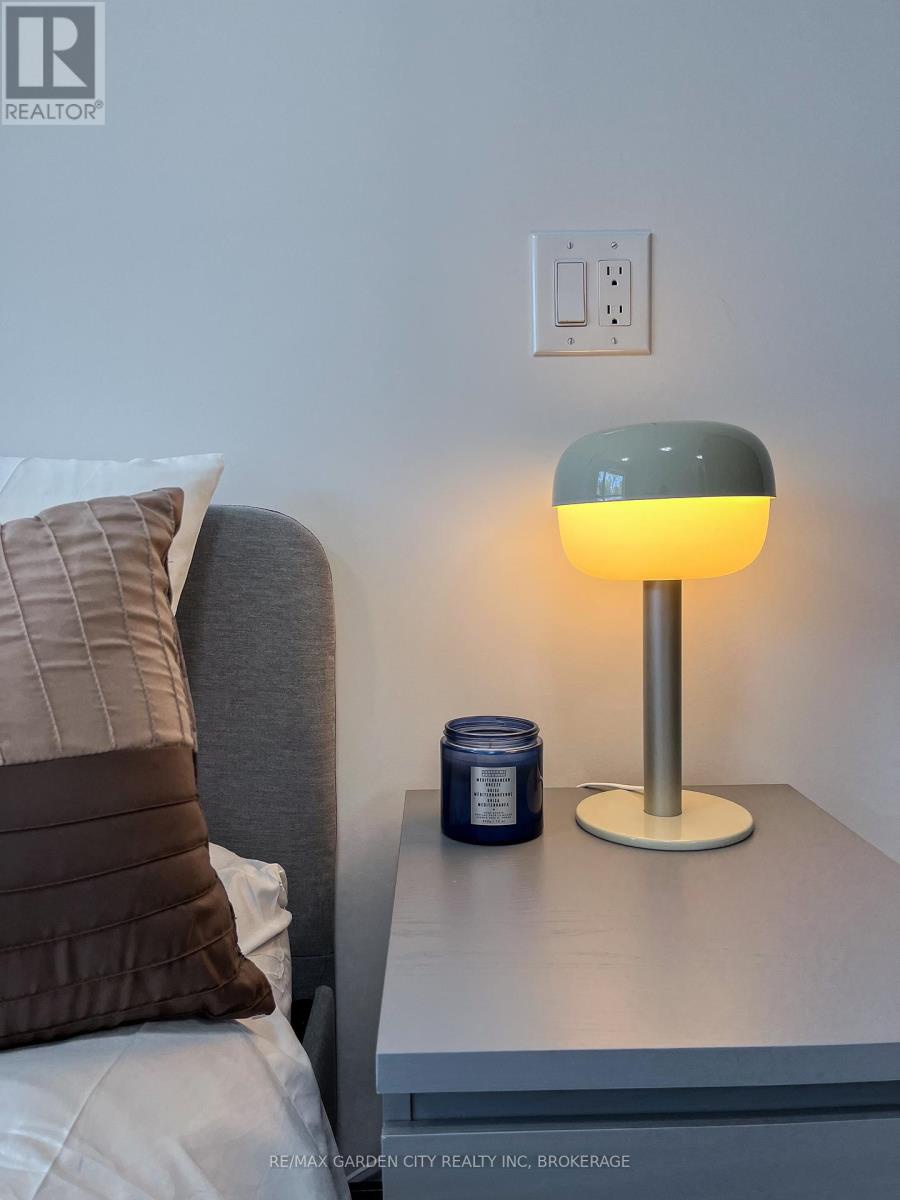 23 Warren Avenue, Hamilton (balfour), Ontario