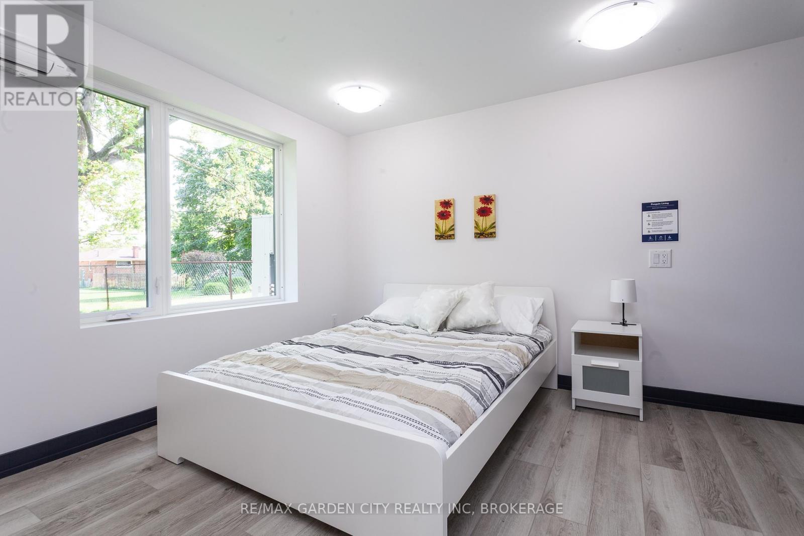 23 Warren Avenue, Hamilton (balfour), Ontario