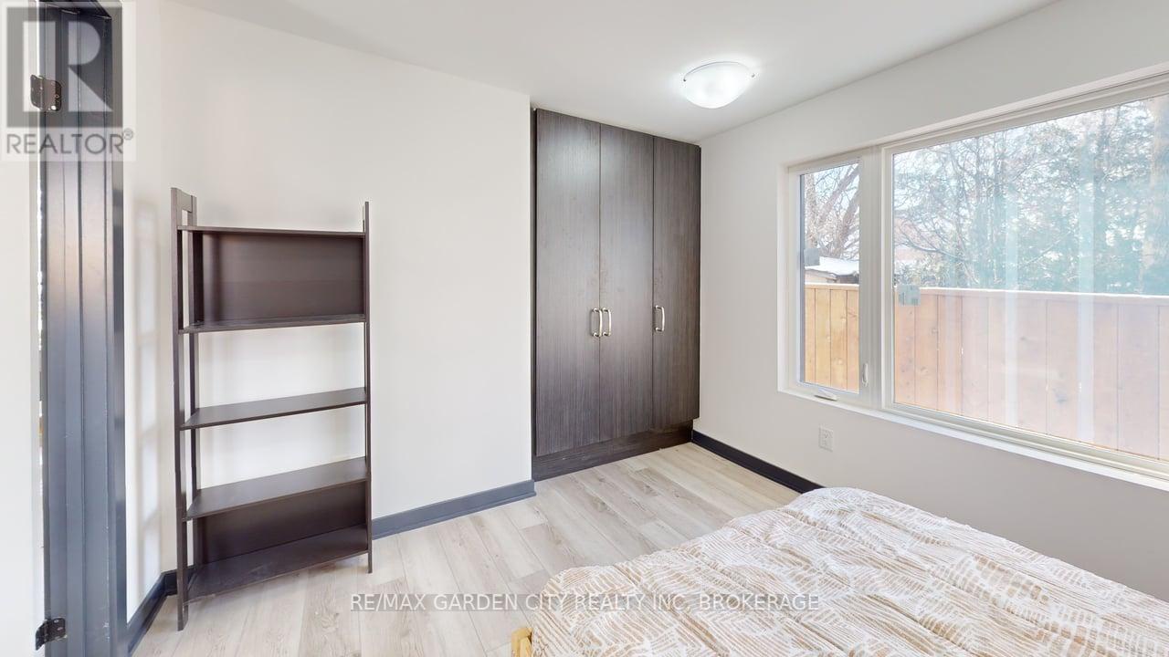 23 Warren Avenue, Hamilton (balfour), Ontario