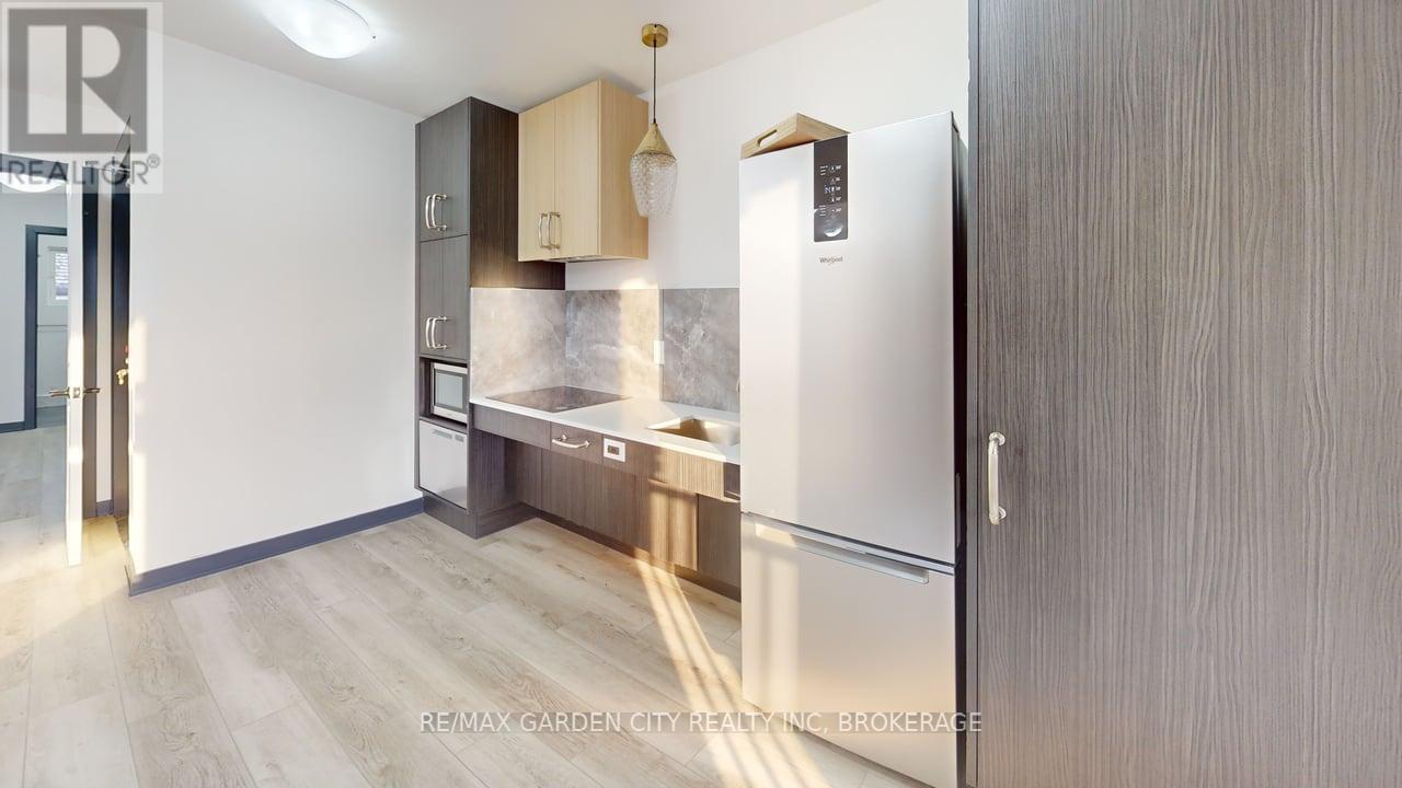 23 Warren Avenue, Hamilton (balfour), Ontario