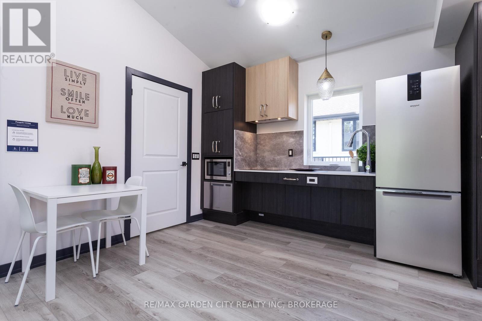 23 Warren Avenue, Hamilton (balfour), Ontario