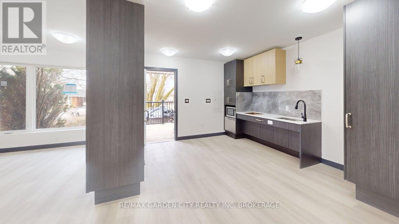 23 Warren Avenue, Hamilton (balfour), Ontario