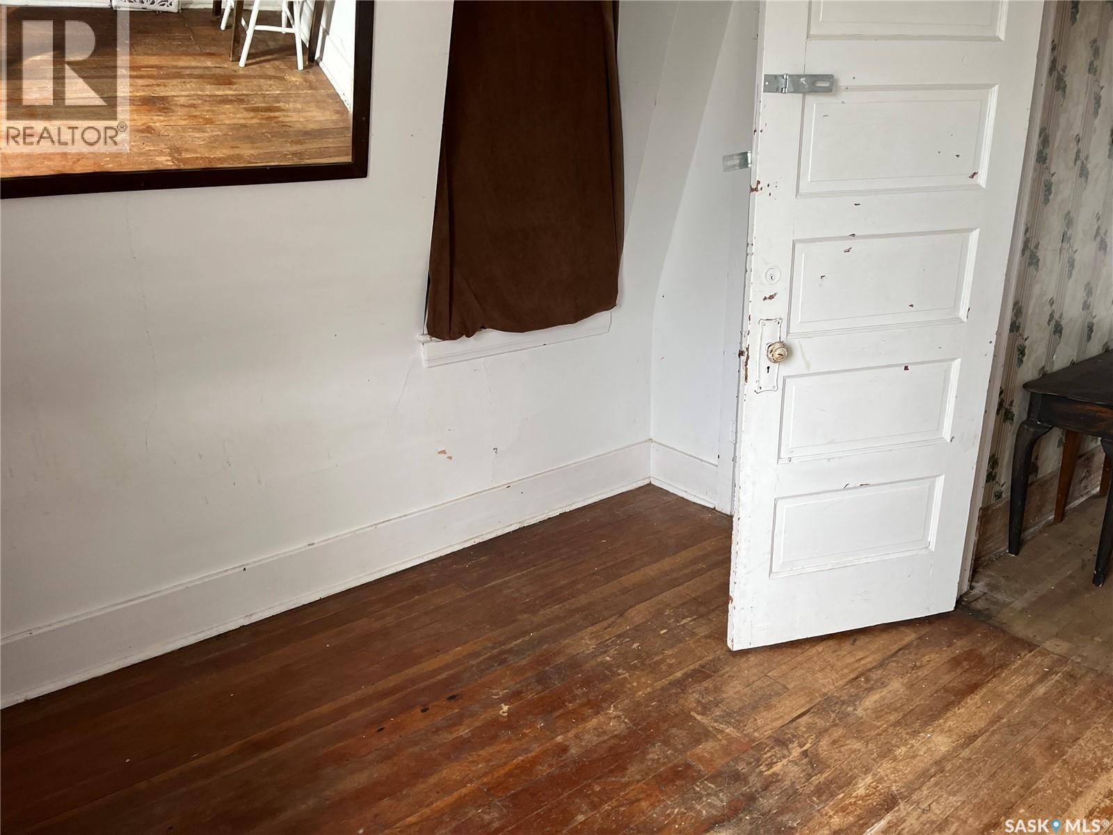 239 4th Avenue W, Gravelbourg, Saskatchewan