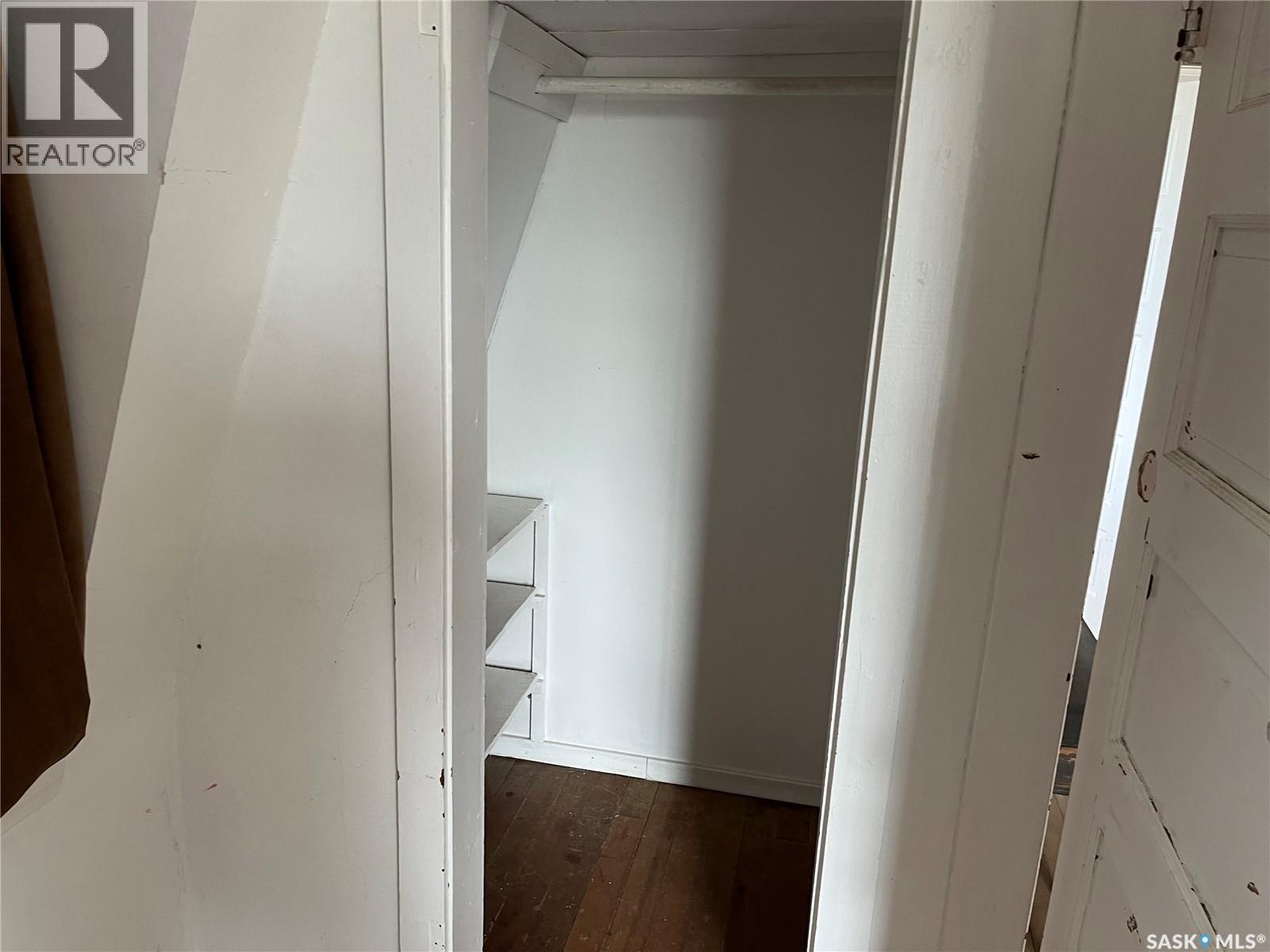 239 4th Avenue W, Gravelbourg, Saskatchewan