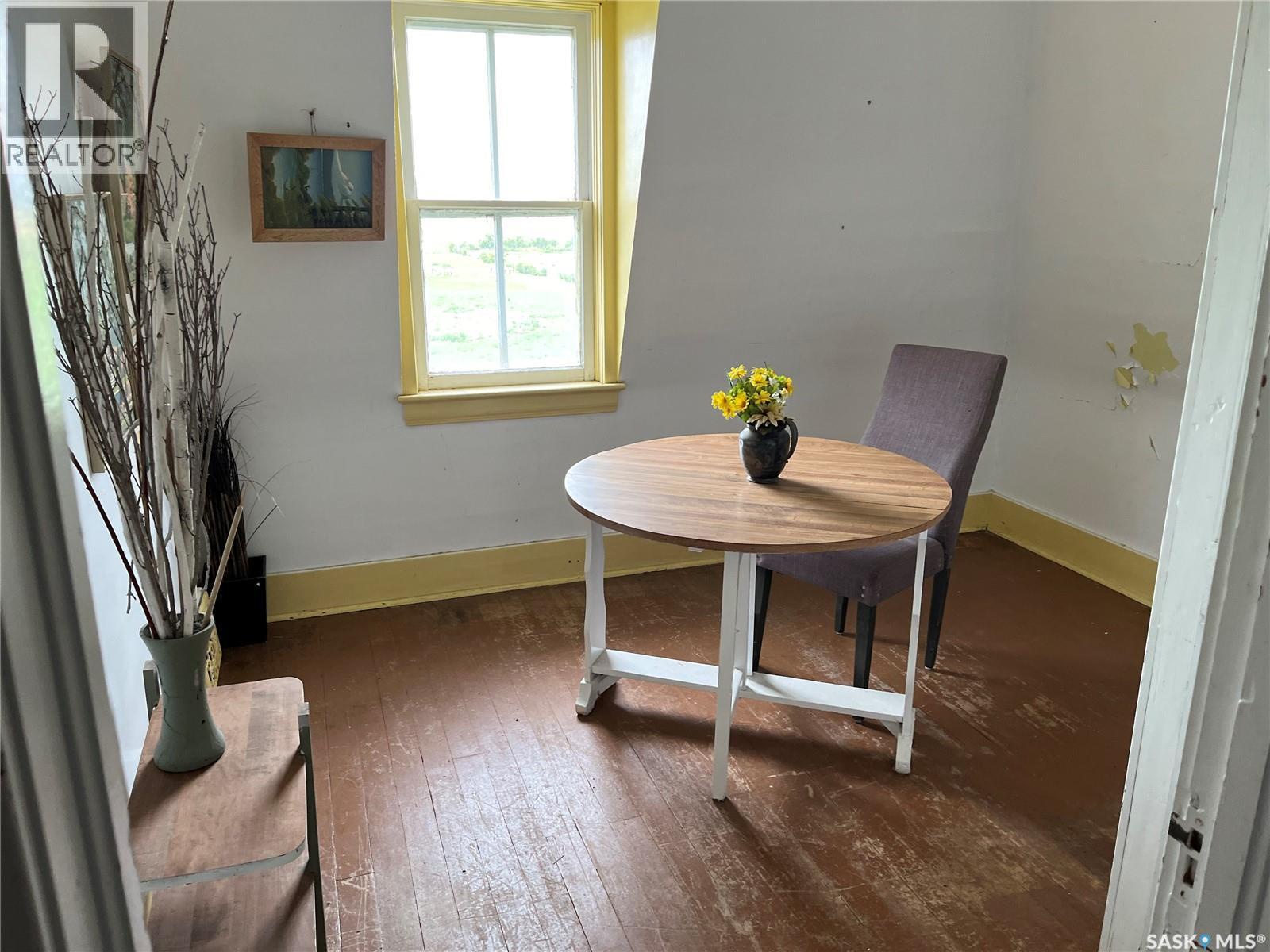 239 4th Avenue W, Gravelbourg, Saskatchewan