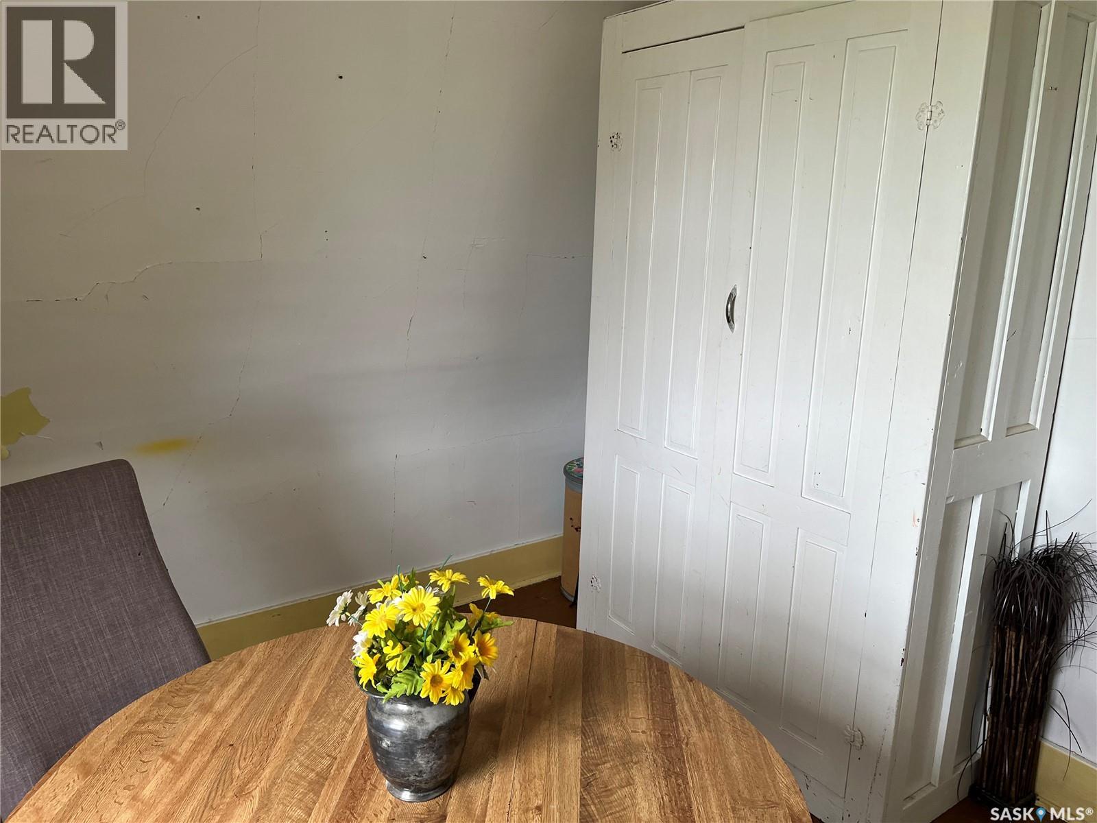 239 4th Avenue W, Gravelbourg, Saskatchewan