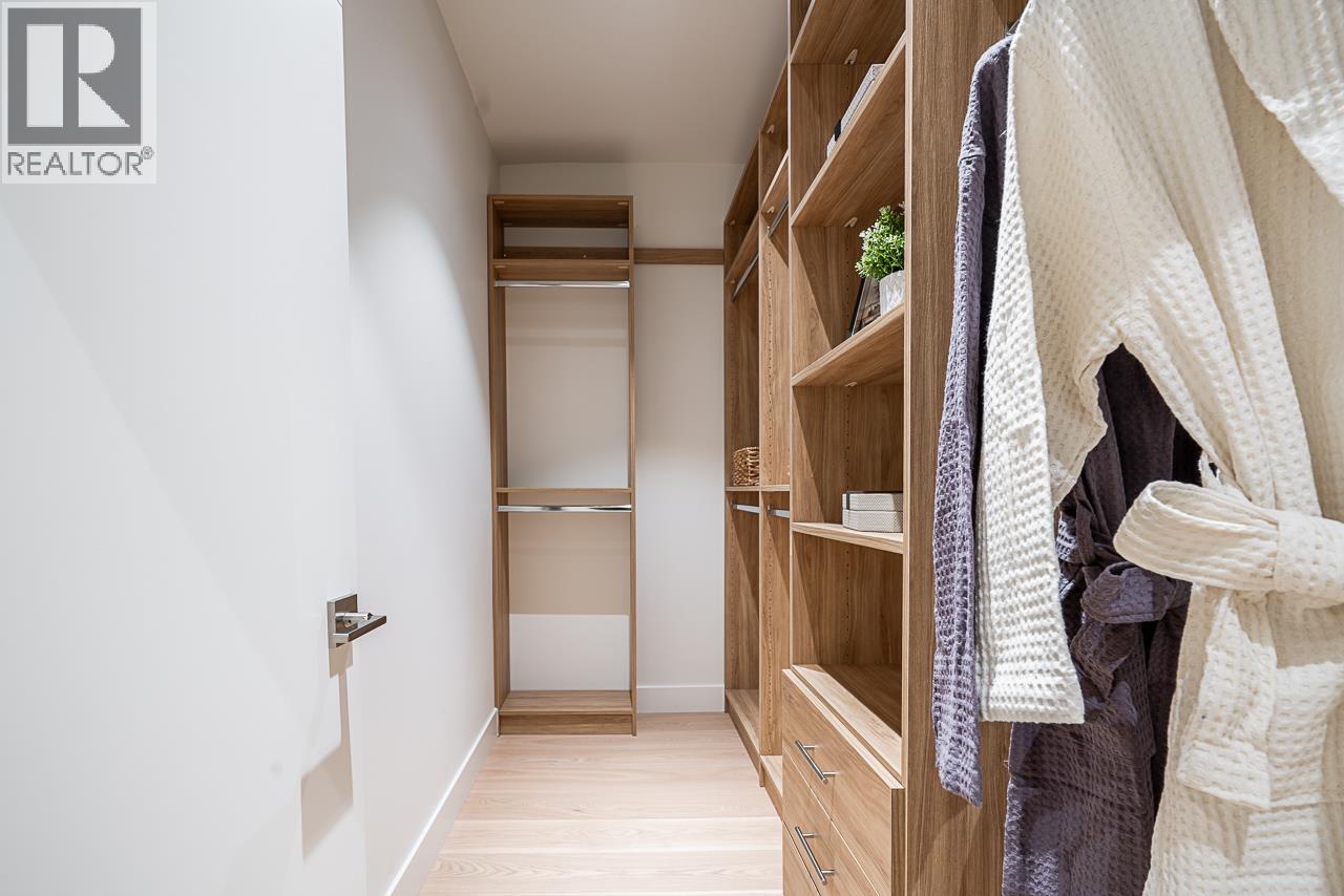 2833 Oliver Crescent, Vancouver, British Columbia