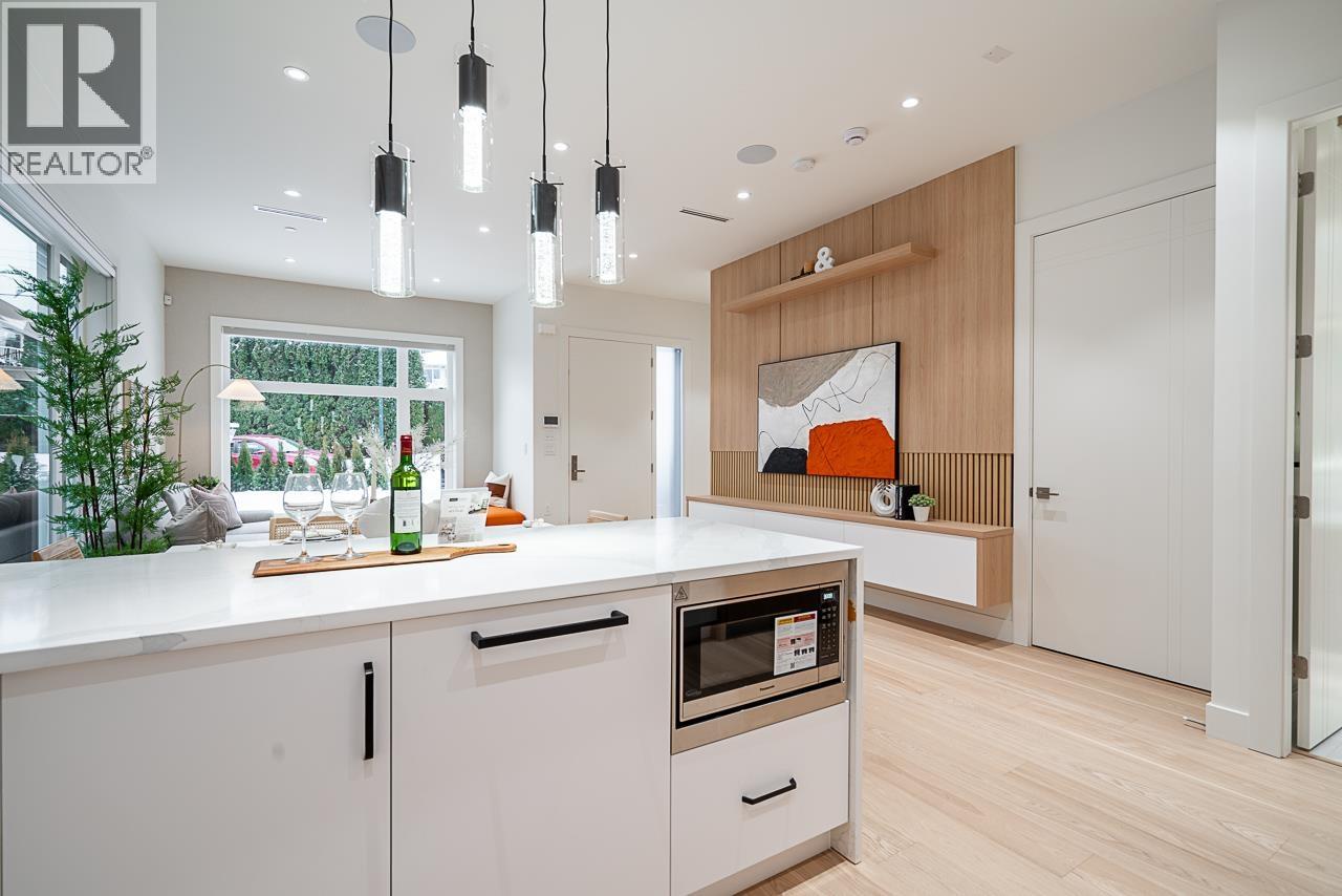 2833 Oliver Crescent, Vancouver, British Columbia