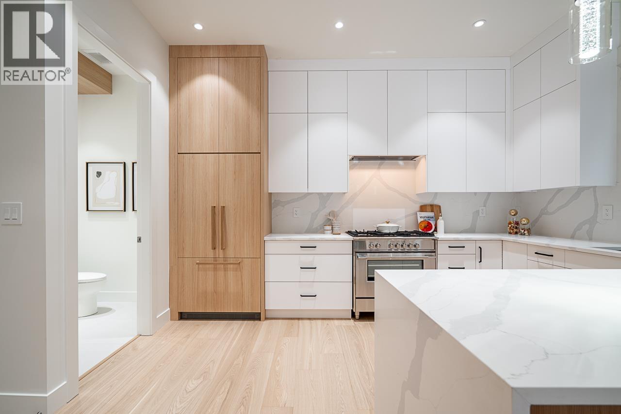 2833 Oliver Crescent, Vancouver, British Columbia