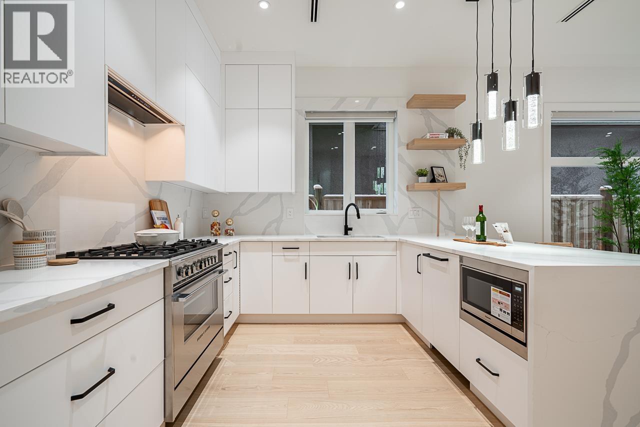 2833 Oliver Crescent, Vancouver, British Columbia