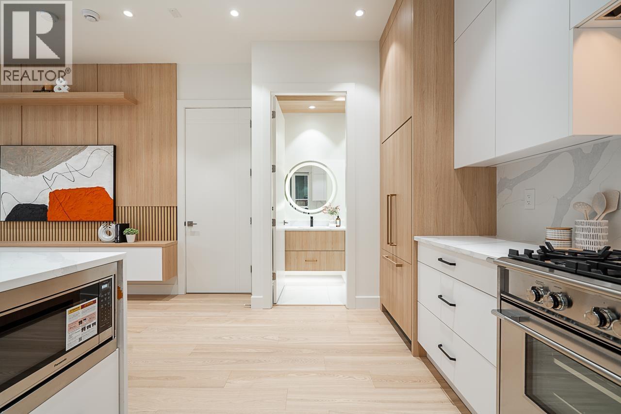 2833 Oliver Crescent, Vancouver, British Columbia