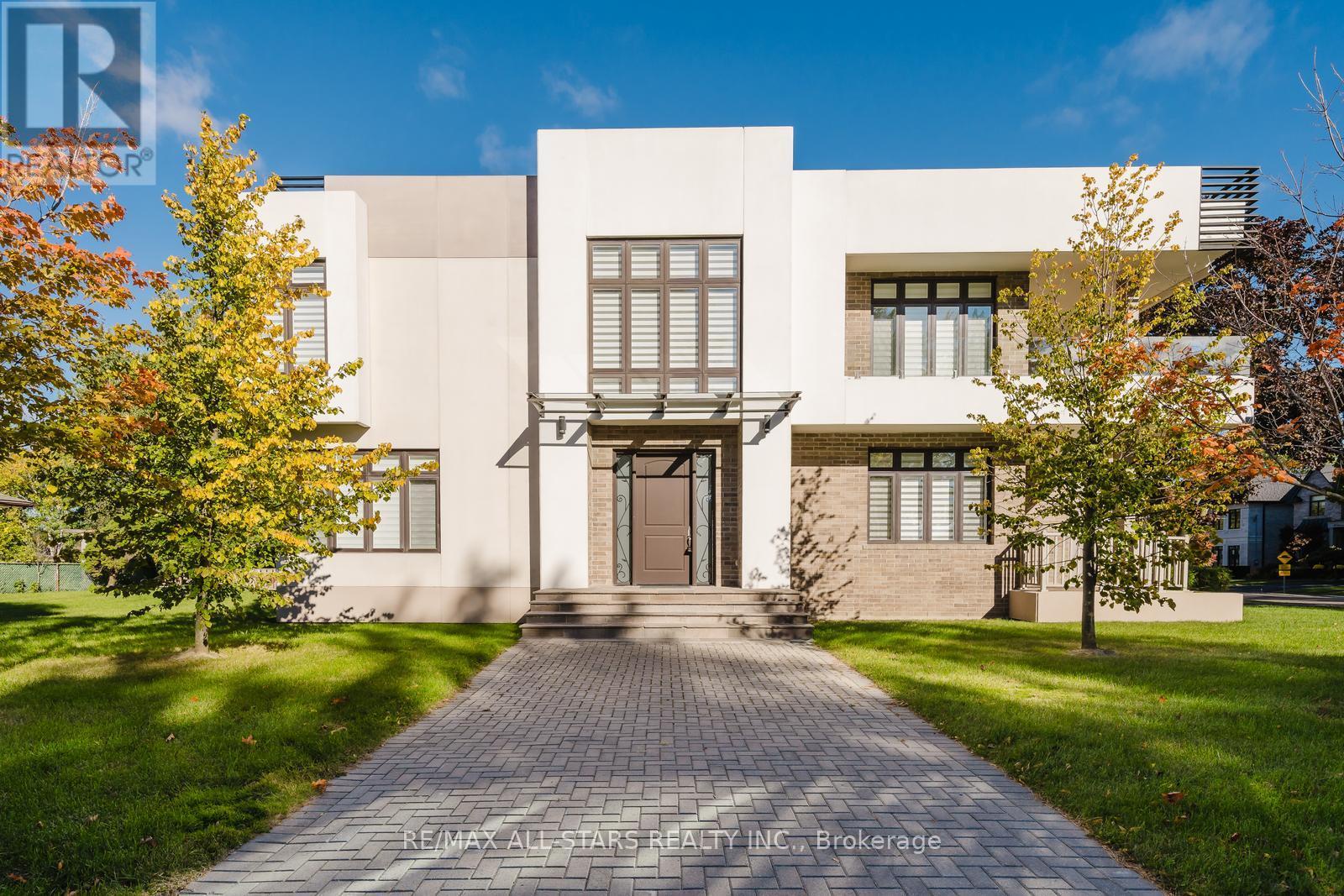 26 Lancer Drive, Vaughan (maple), Ontario