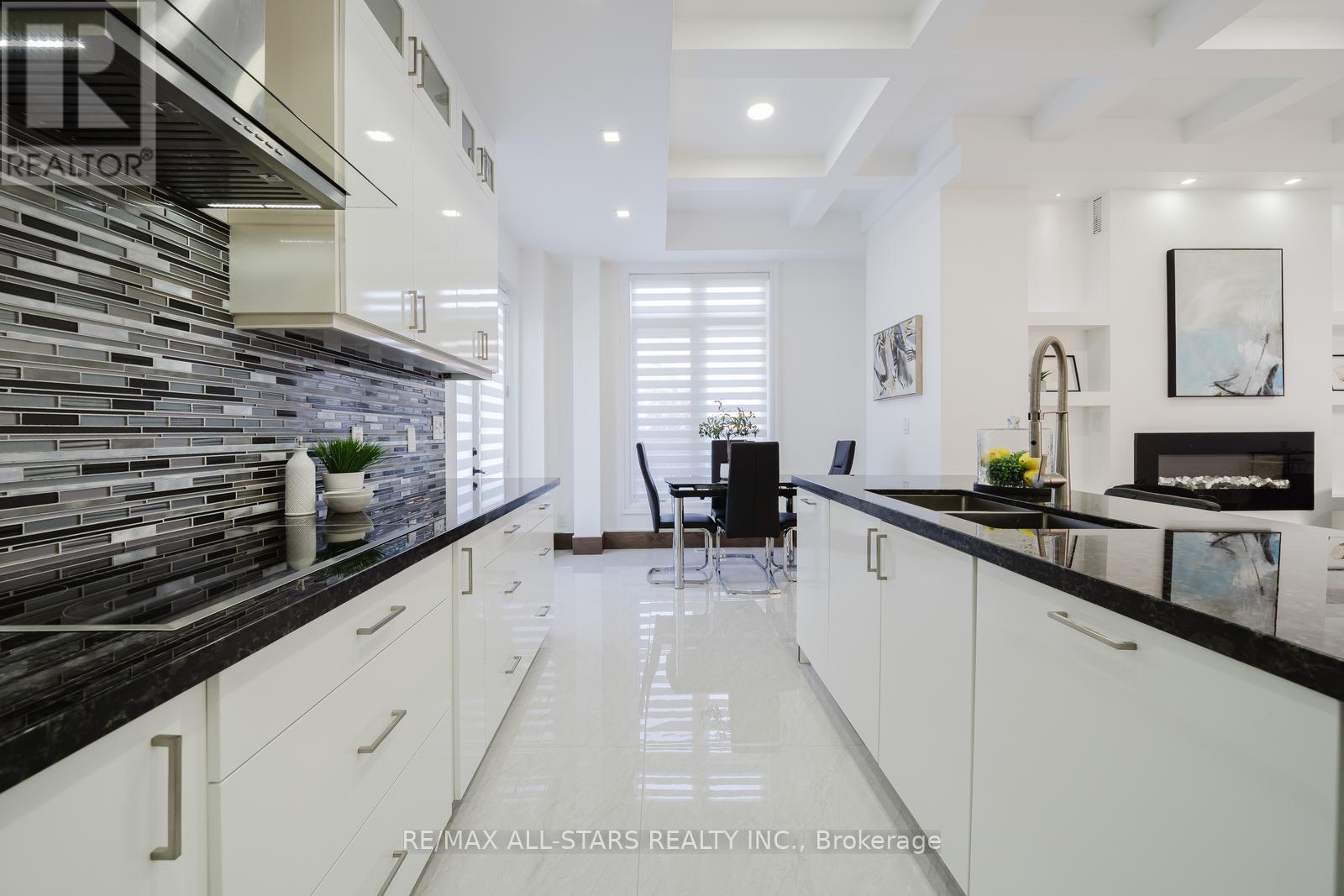 26 Lancer Drive, Vaughan (maple), Ontario