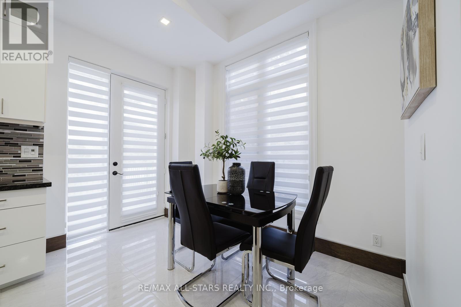 26 Lancer Drive, Vaughan (maple), Ontario