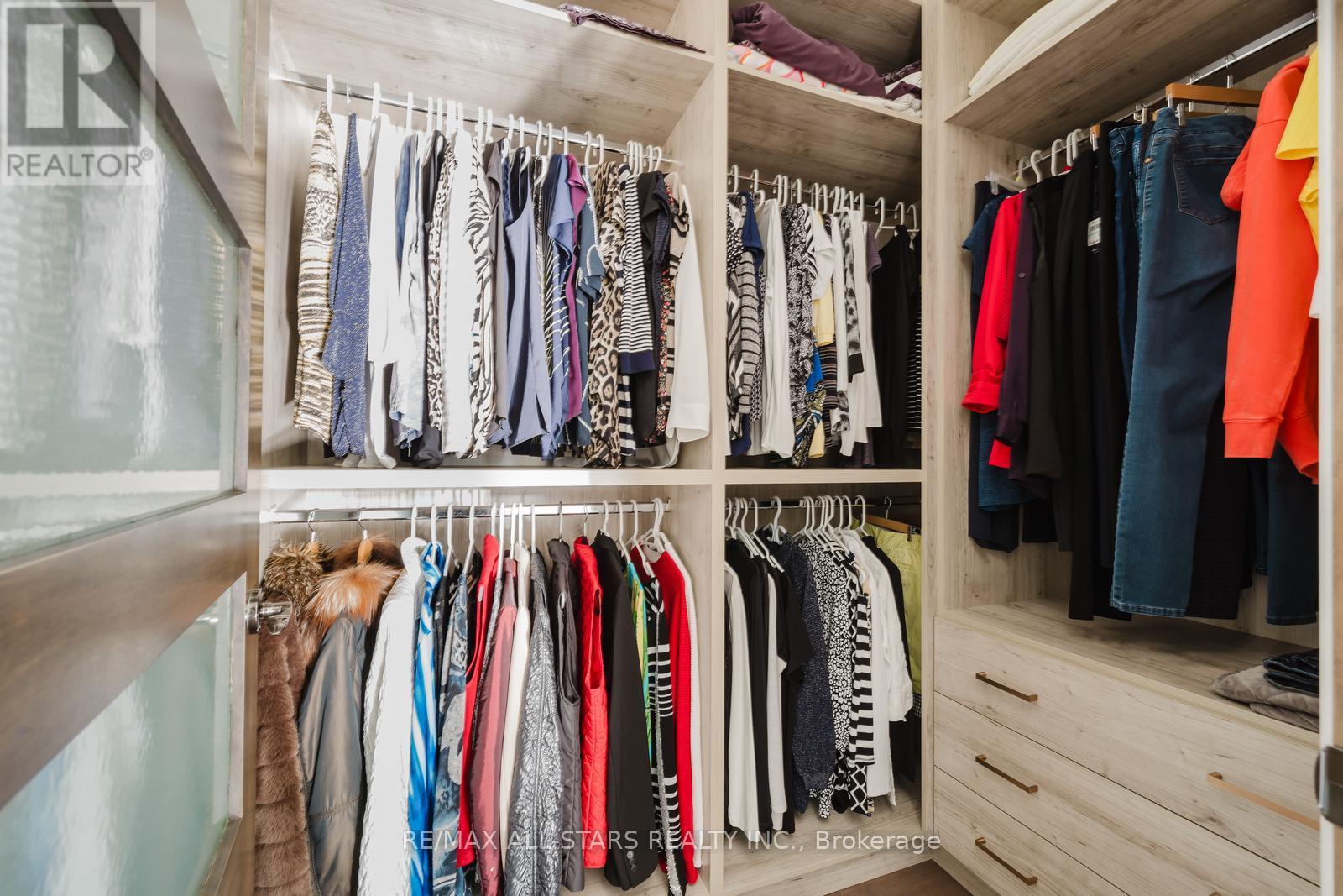 26 Lancer Drive, Vaughan (maple), Ontario