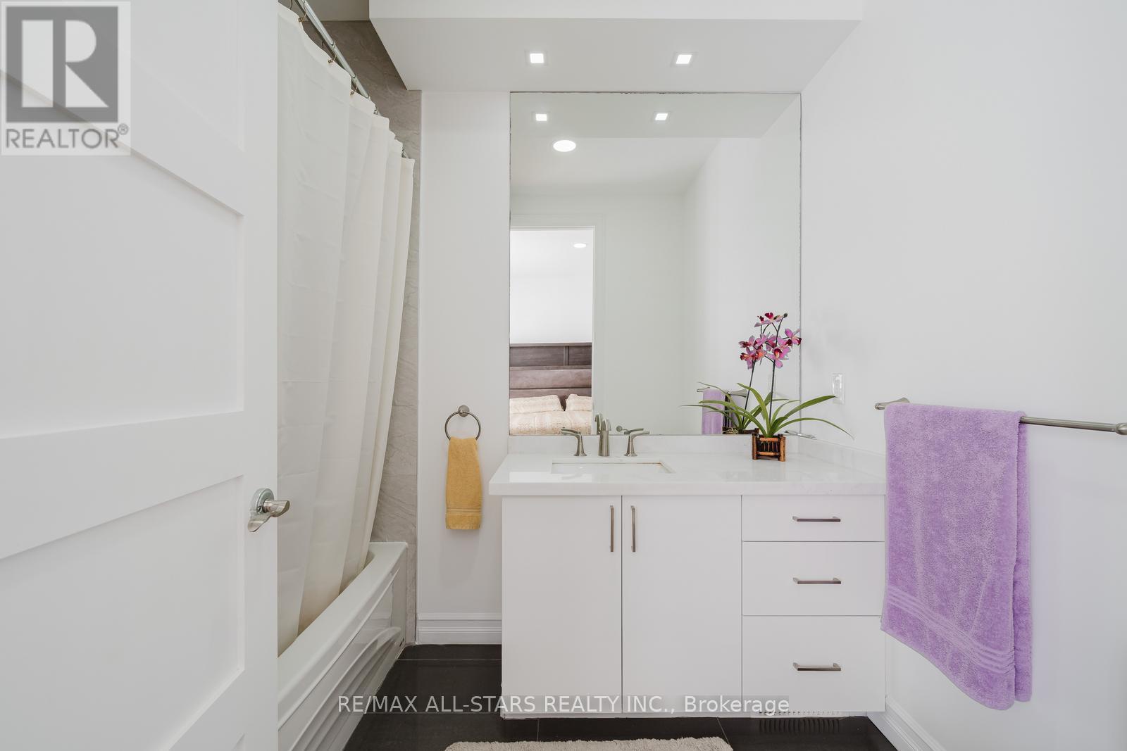 26 Lancer Drive, Vaughan (maple), Ontario